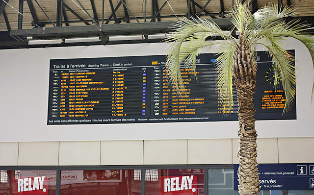 Gare de Lyon arrivals and departures board